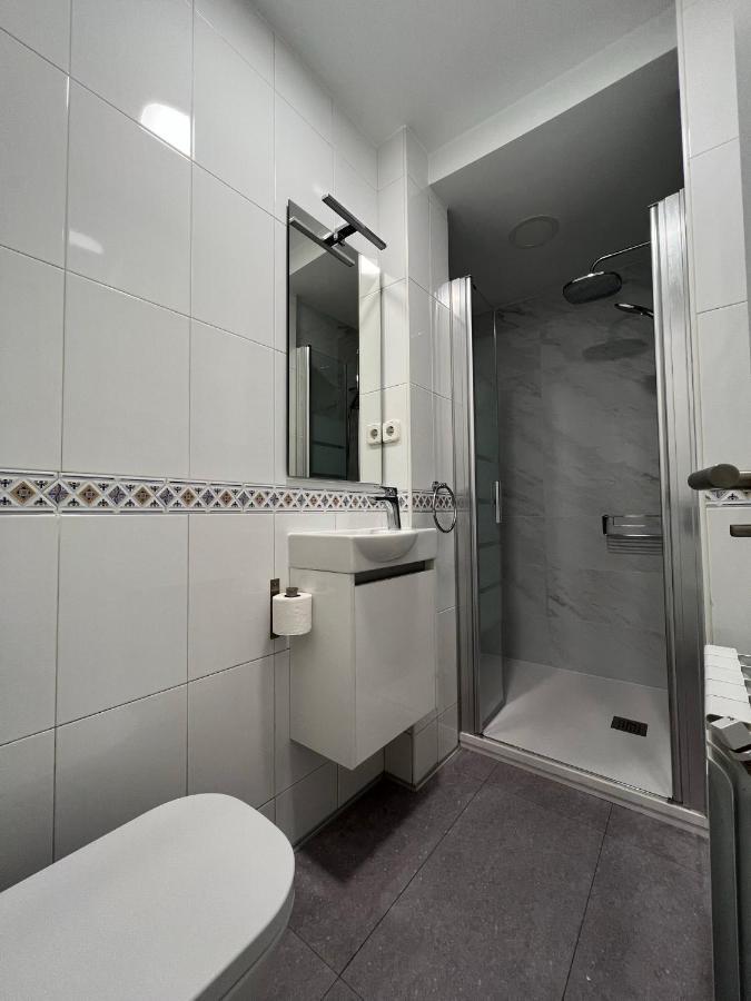 Amplio Y Centrico Piso Con Patio. Apartment A Coruna Luaran gambar