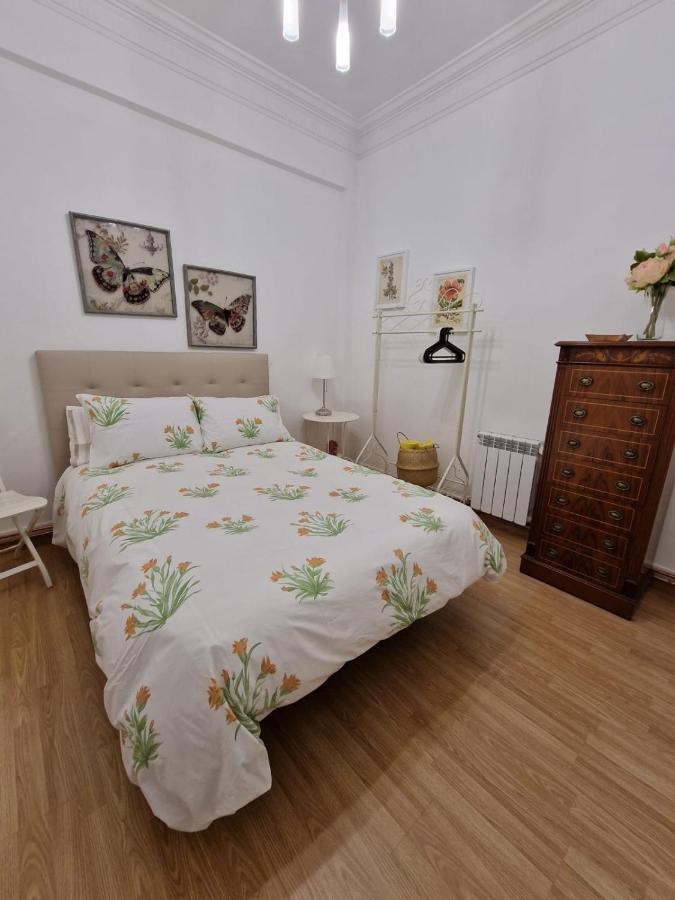 Amplio Y Centrico Piso Con Patio. Apartment A Coruna Luaran gambar