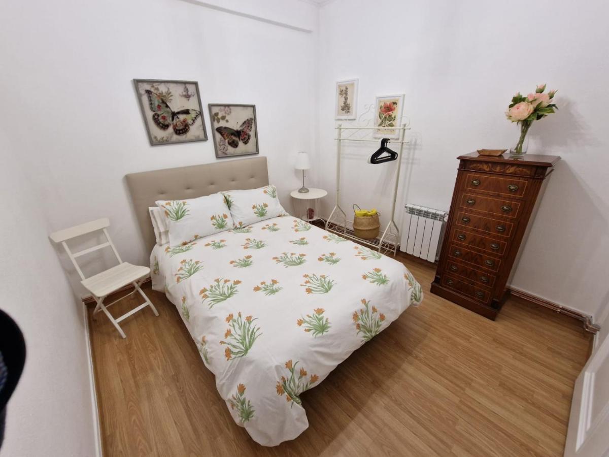 Amplio Y Centrico Piso Con Patio. Apartment A Coruna Luaran gambar